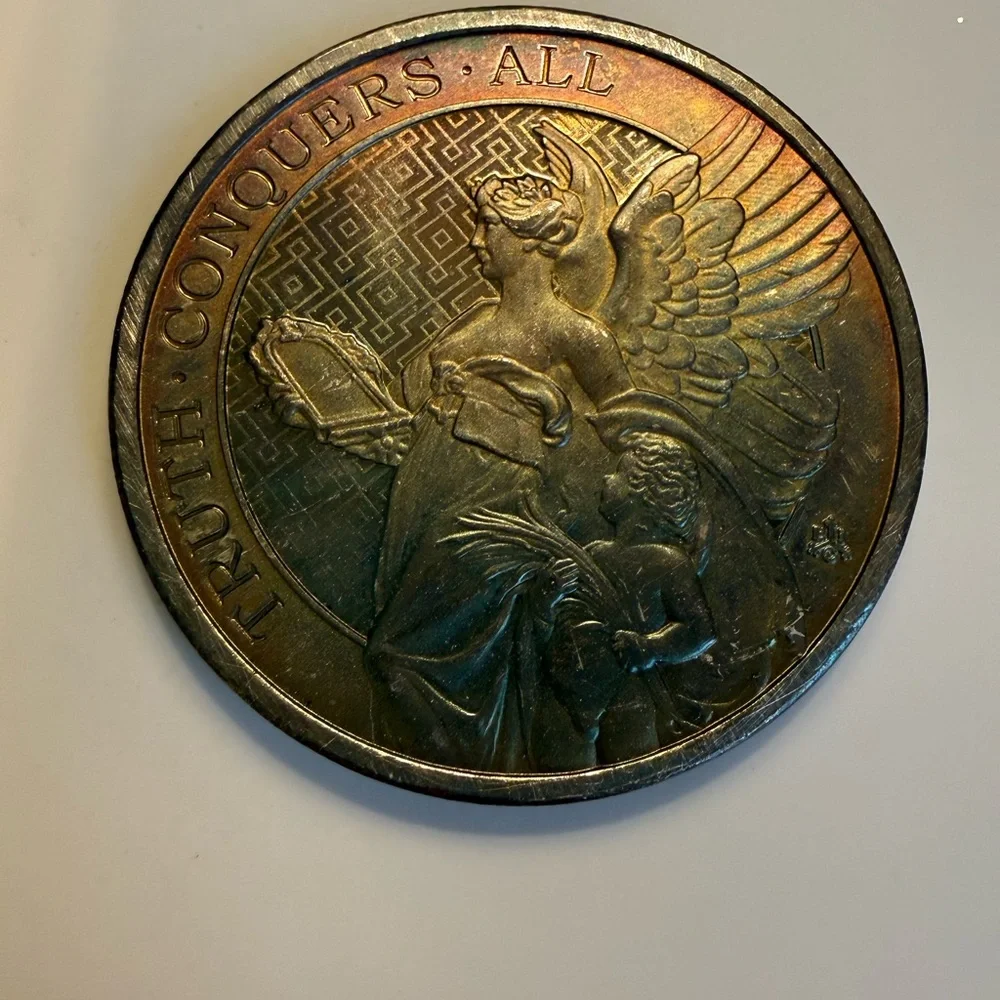 Queen Elizabeth II Silver Coin - Picture 10 of 14